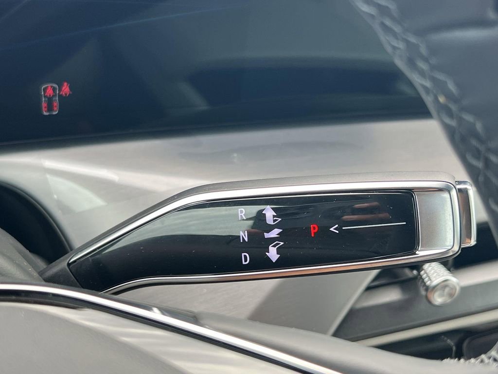 New 2026 Cadillac Vistiq Sport image 16