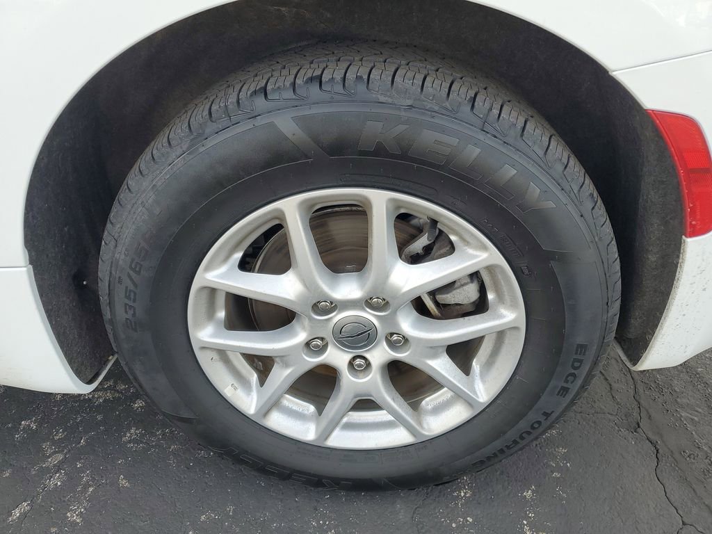 Used 2025 Chrysler Pacifica Select image 34