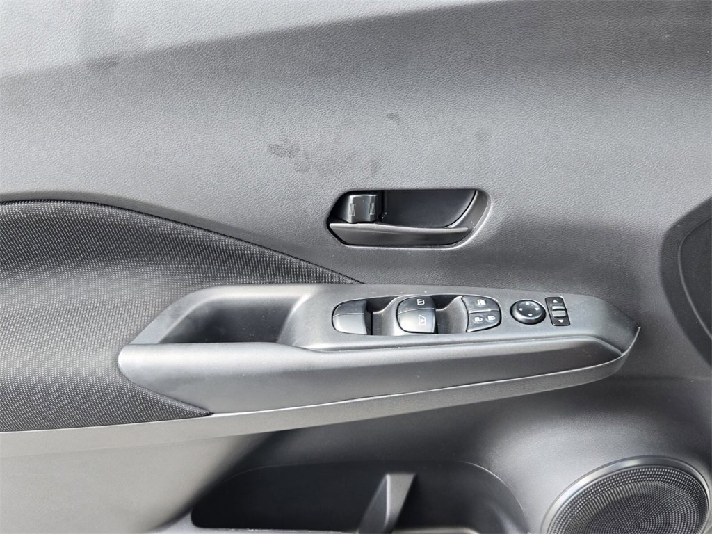 Used 2024 Nissan Kicks S image 27