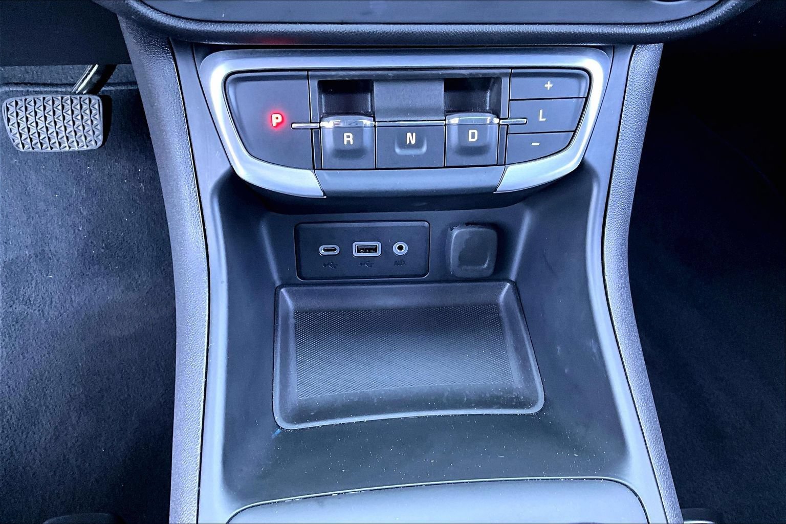 Used 2024 GMC Terrain SLE w/ Elevation Edition FWD image 25
