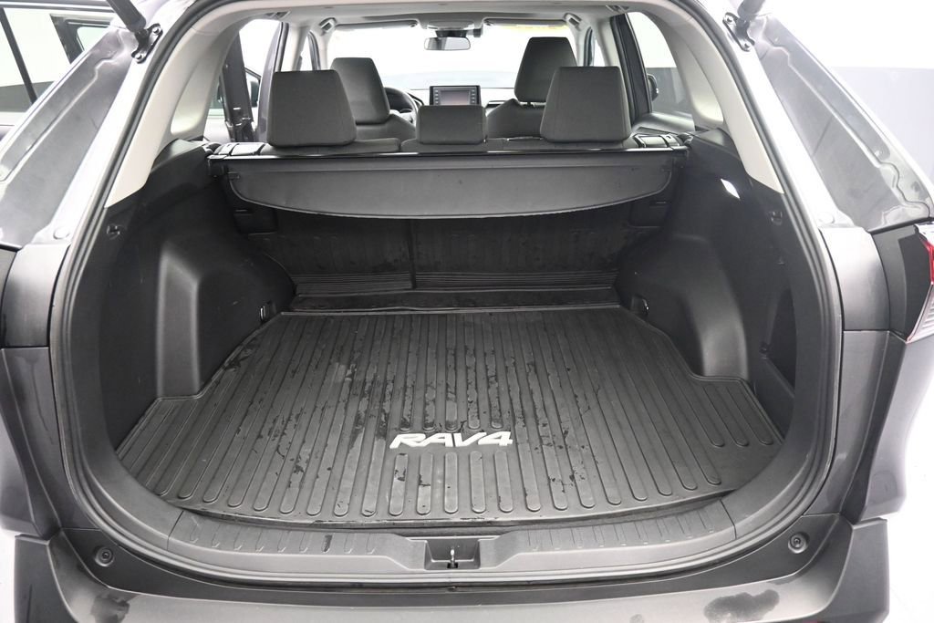 Used 2022 Toyota RAV4 XLE w/ Convenience Package AWD/4WD image 22