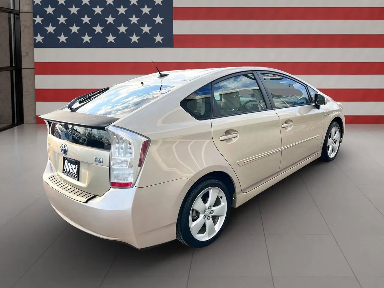 Used 2011 Toyota Prius Five w/ Advanced Technology Pkg image 6