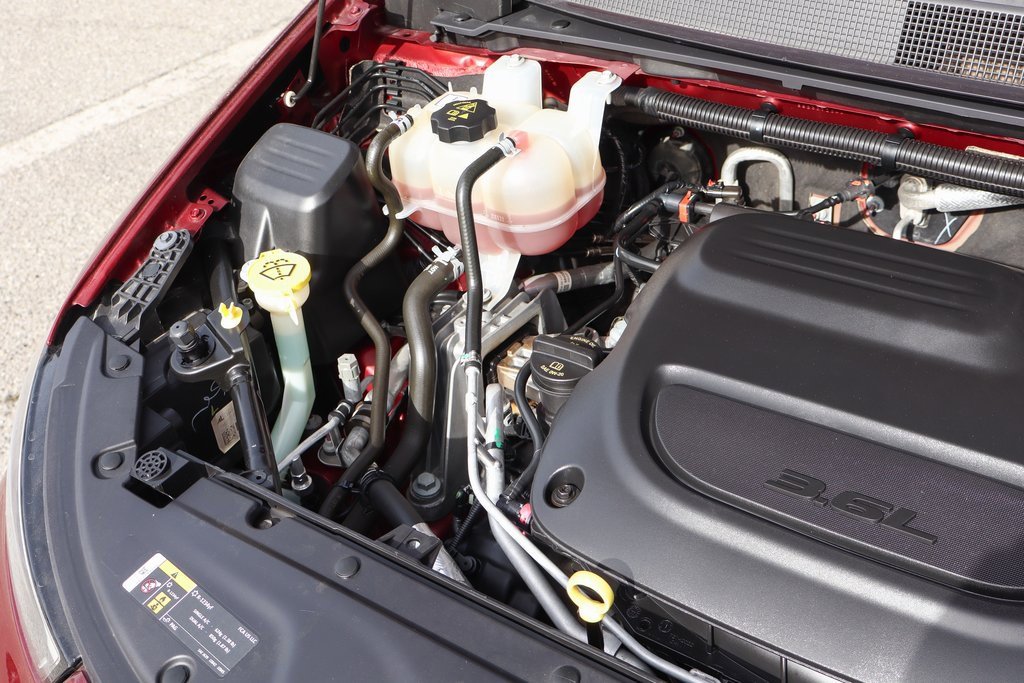 Used 2021 Chrysler Pacifica Touring-L w/ Uconnect Theater Family Group image 10