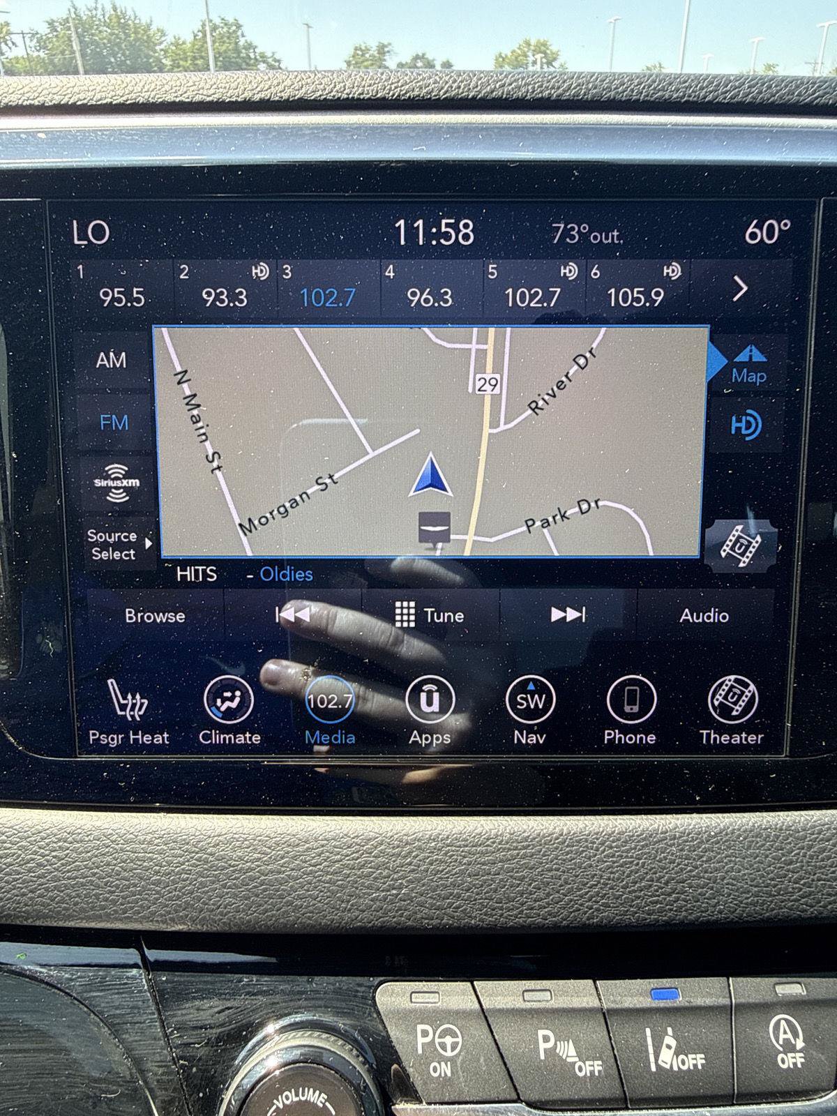 Used 2019 Chrysler Pacifica Touring-L Plus w/ Advanced Safetytec Group FWD image 21