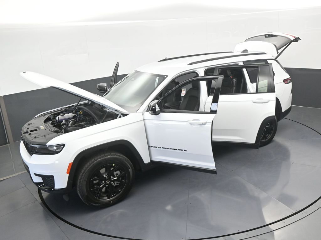 Used 2025 Jeep Grand Cherokee L Laredo image 56