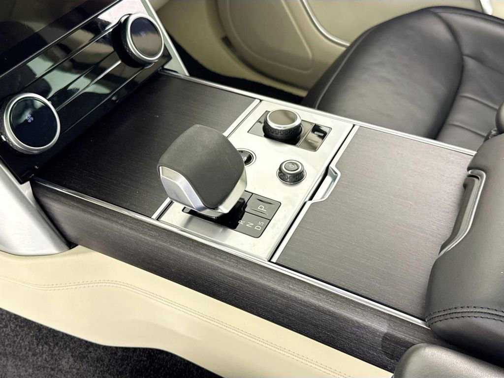 Used 2023 Land Rover Range Rover SE image 21