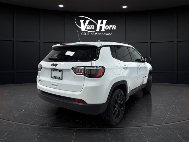 Used 2025 Jeep Compass Latitude w/ Altitude Special Edition AWD/4WD image 6