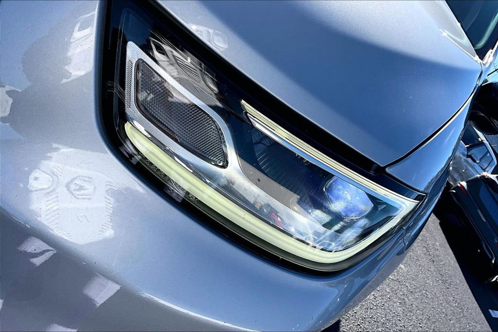 Used 2024 Chrysler Pacifica Touring-L image 31