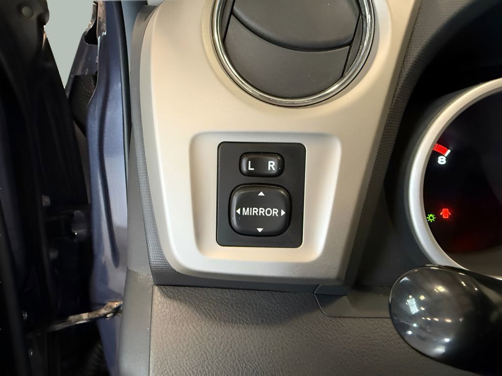 Used 2009 Pontiac Vibe w/ Preferred Package image 27