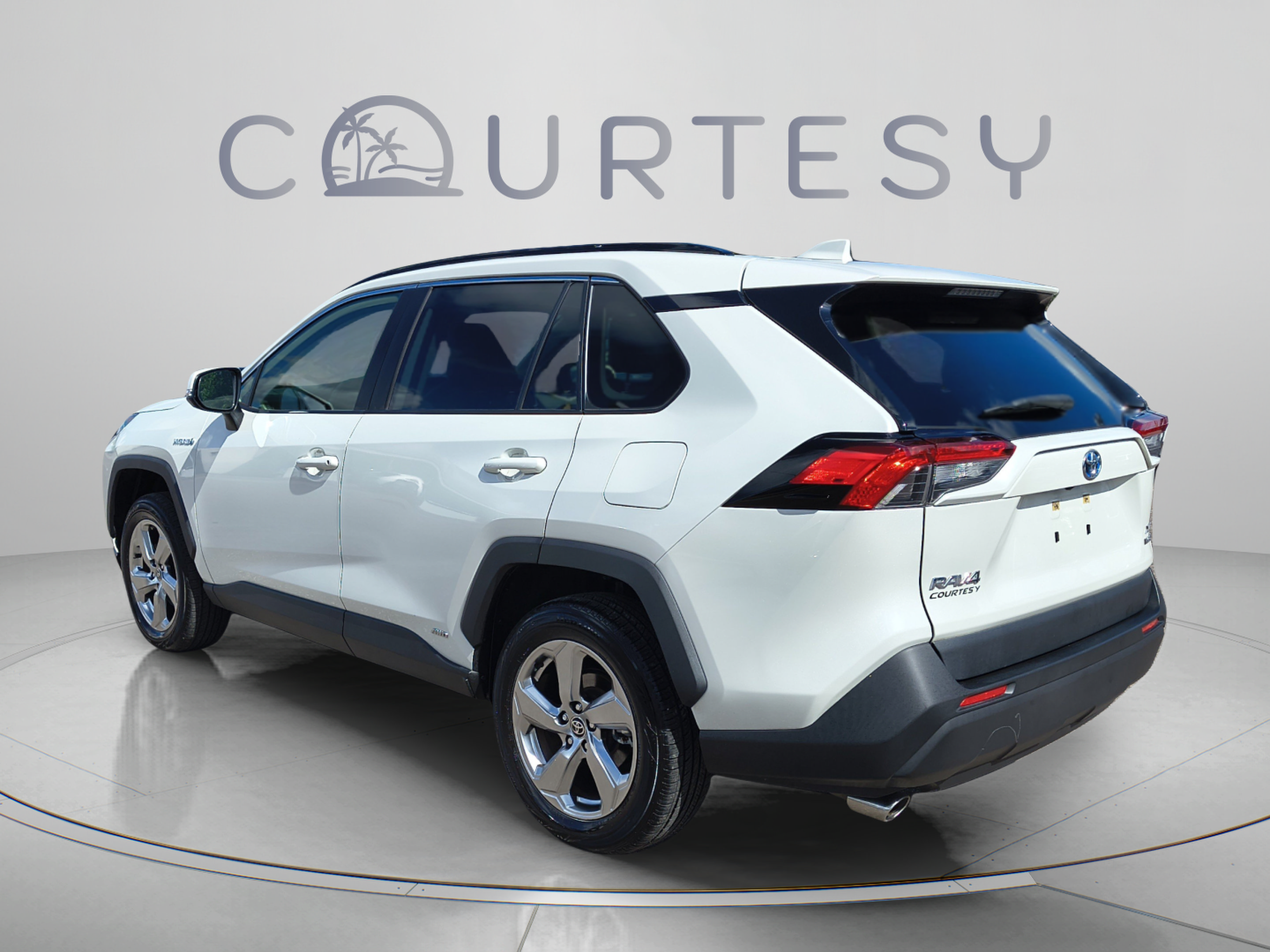 Used 2021 Toyota RAV4 XLE Premium AWD/4WD image 3