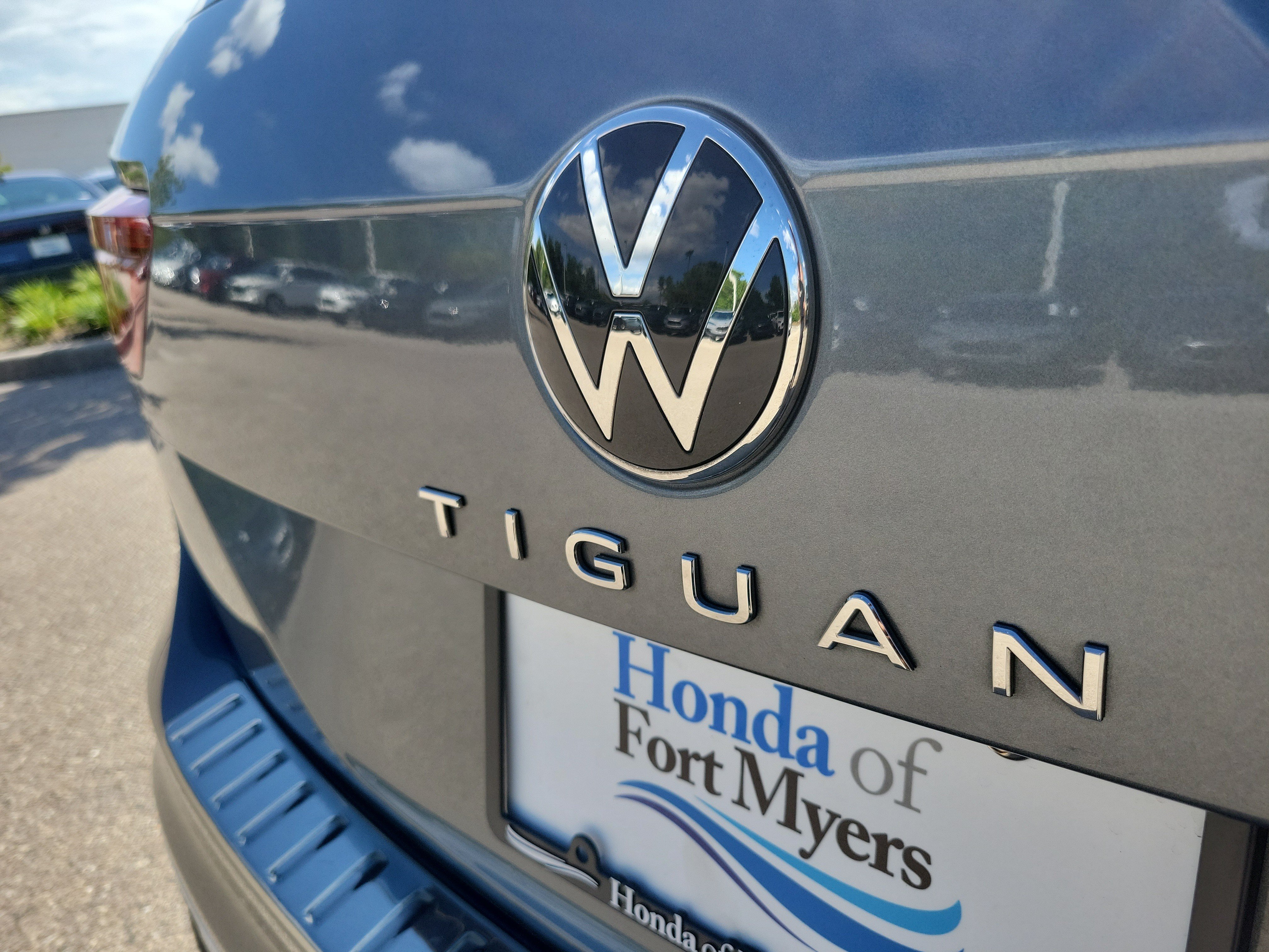 Used 2024 Volkswagen Tiguan SE FWD image 7