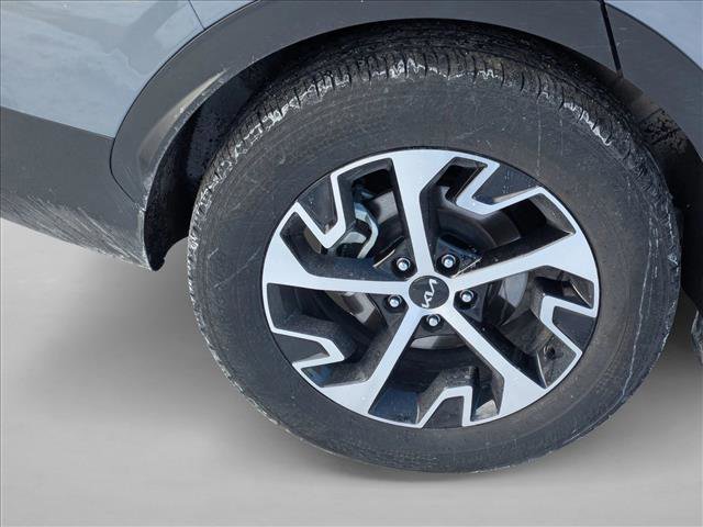 Used 2023 Kia Sportage EX image 9