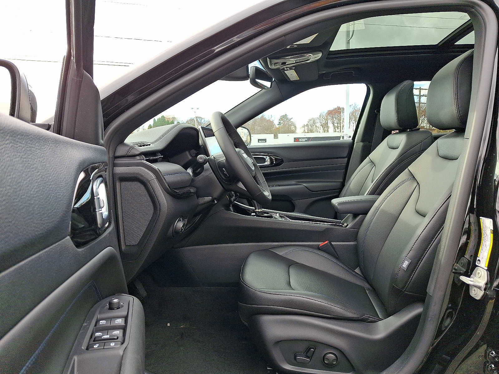 New 2026 Jeep Compass Limited w/ Sun, Sound & Navigation Group AWD/4WD image 9