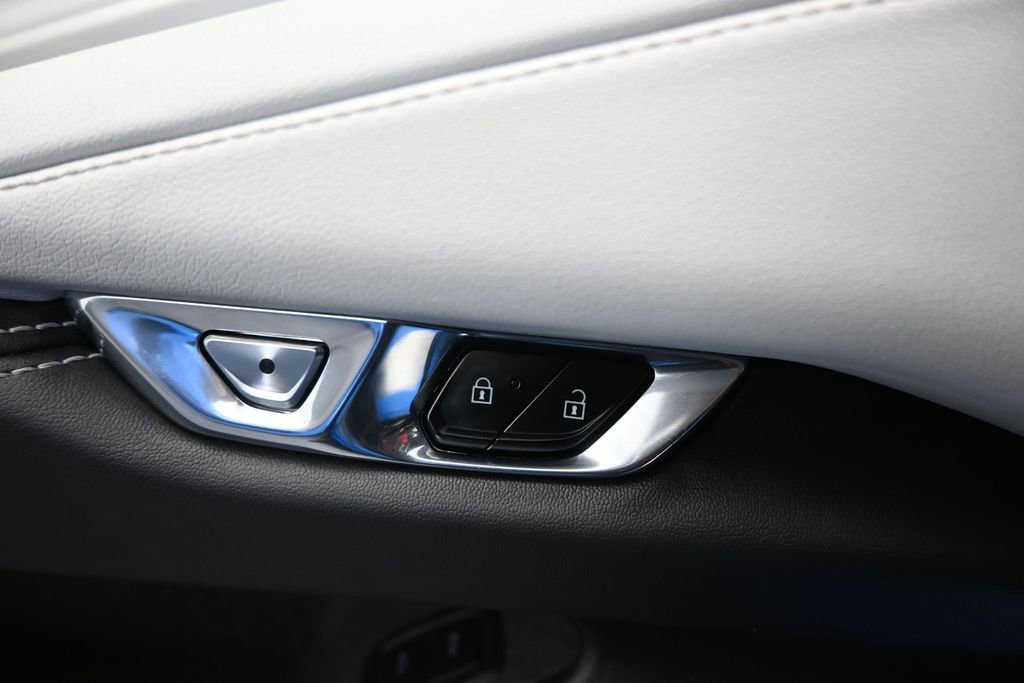 Used 2020 Chevrolet Corvette Stingray Preferred Conv w/ 2LT Preferred Equipment Group RWD image 18