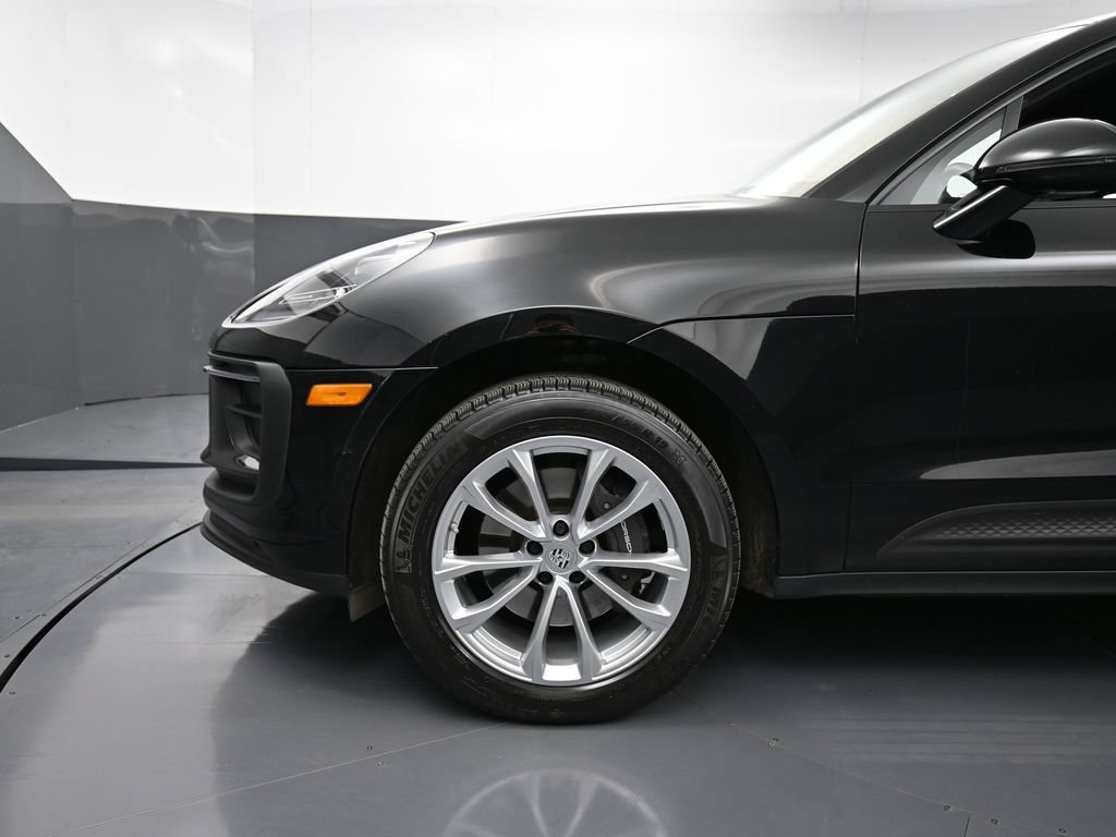Certified 2023 Porsche Macan Turbo AWD/4WD image 12