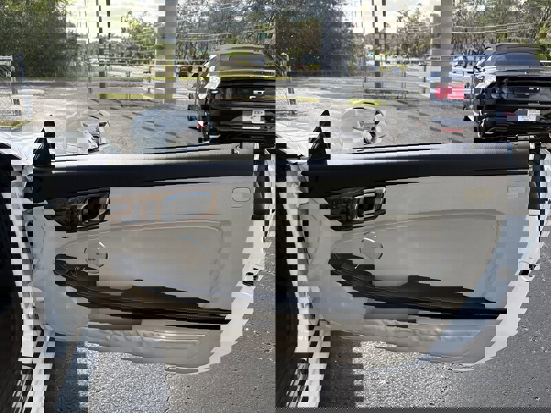 Used 2015 Mercedes-Benz SLK 250 w/ Premium Package image 16