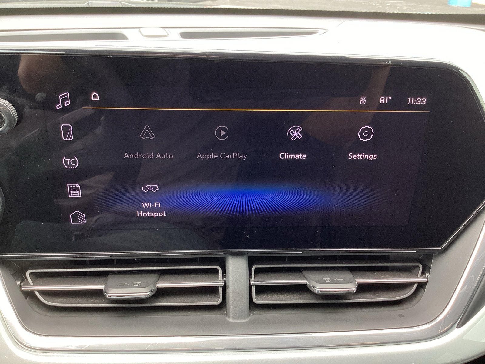 Used 2025 Chevrolet Trax LT FWD image 5
