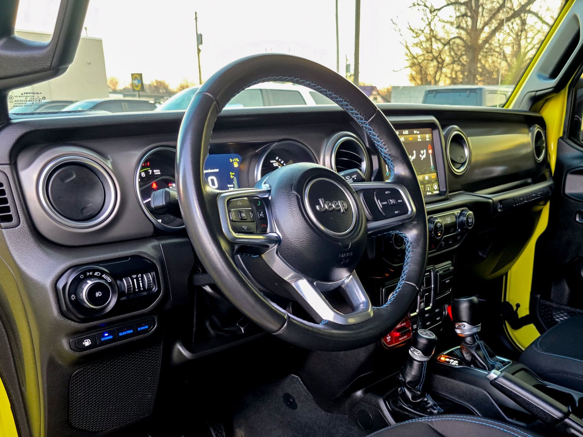 Used 2022 Jeep Wrangler Unlimited Rubicon 4xe w/ Safety Group image 5