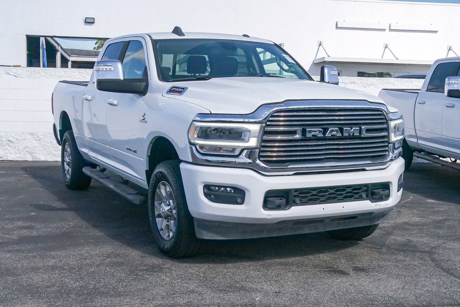 Used 2024 RAM 2500 Laramie AWD/4WD image 3