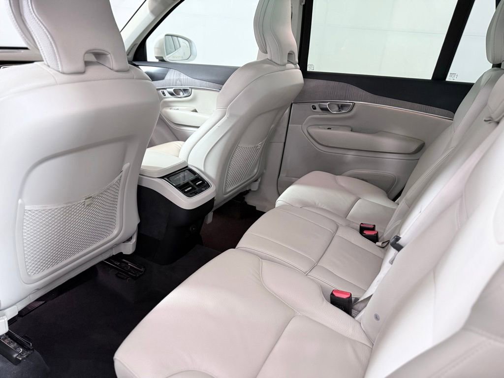 Used 2023 Volvo XC90 B6 Plus AWD/4WD image 20