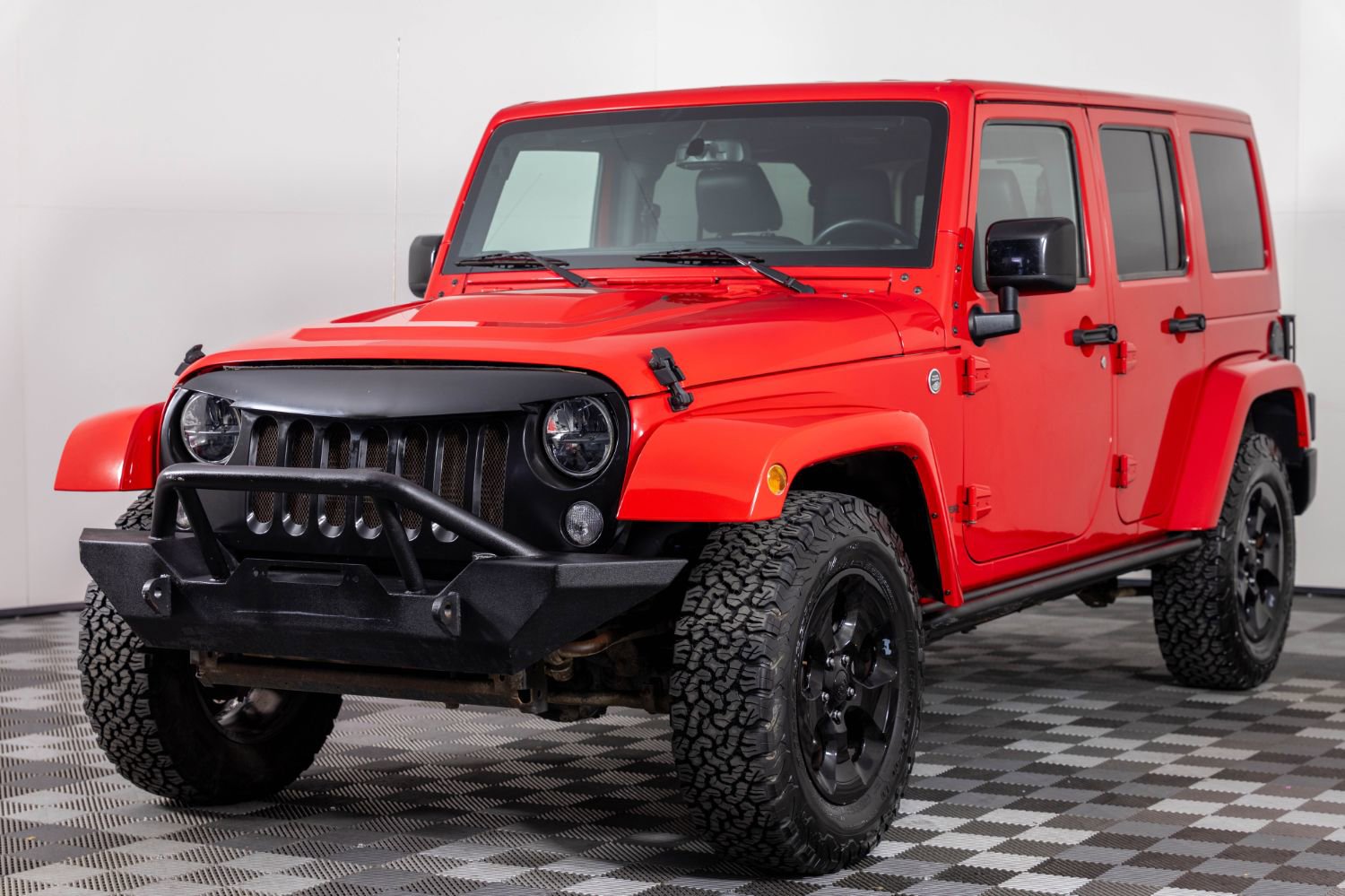 Used 2015 Jeep Wrangler Sahara image 2