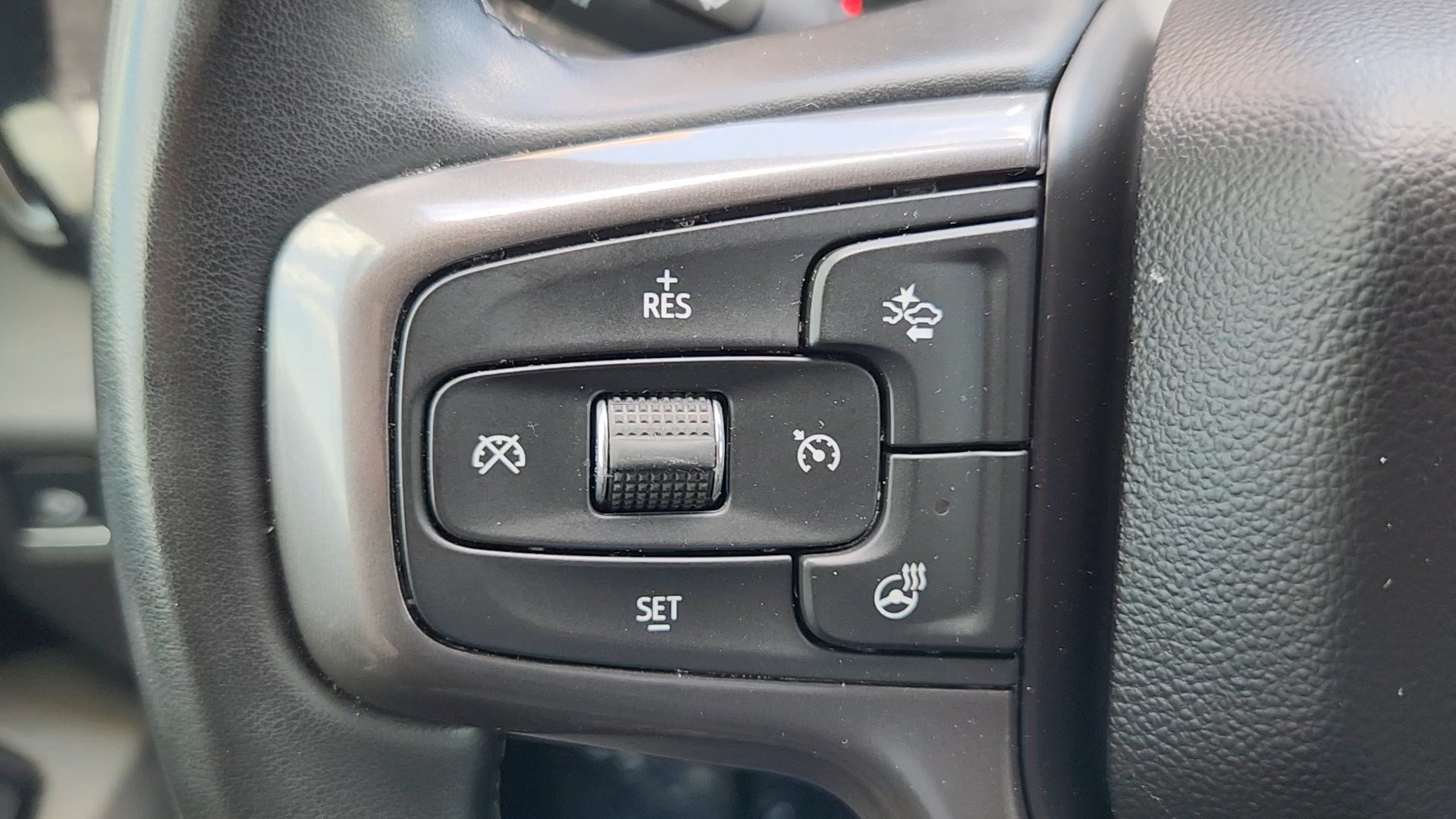 Used 2024 Chevrolet Silverado 2500 ZR2 w/ Technology Package AWD/4WD image 12