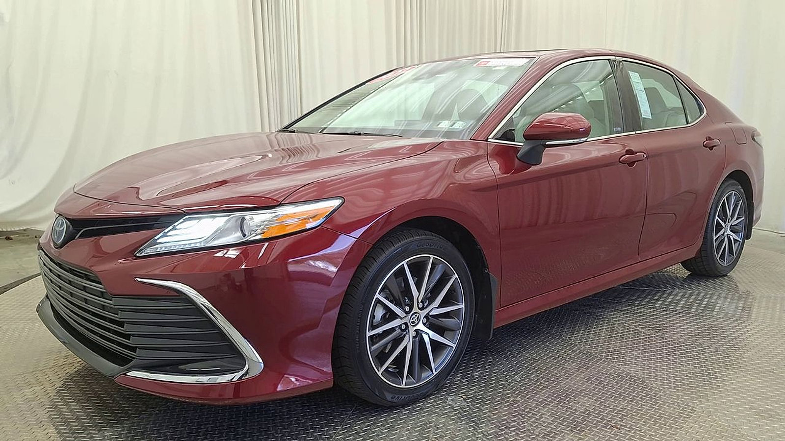 Certified 2022 Toyota Camry XLE w/ Cold Weather Package FWD image 7