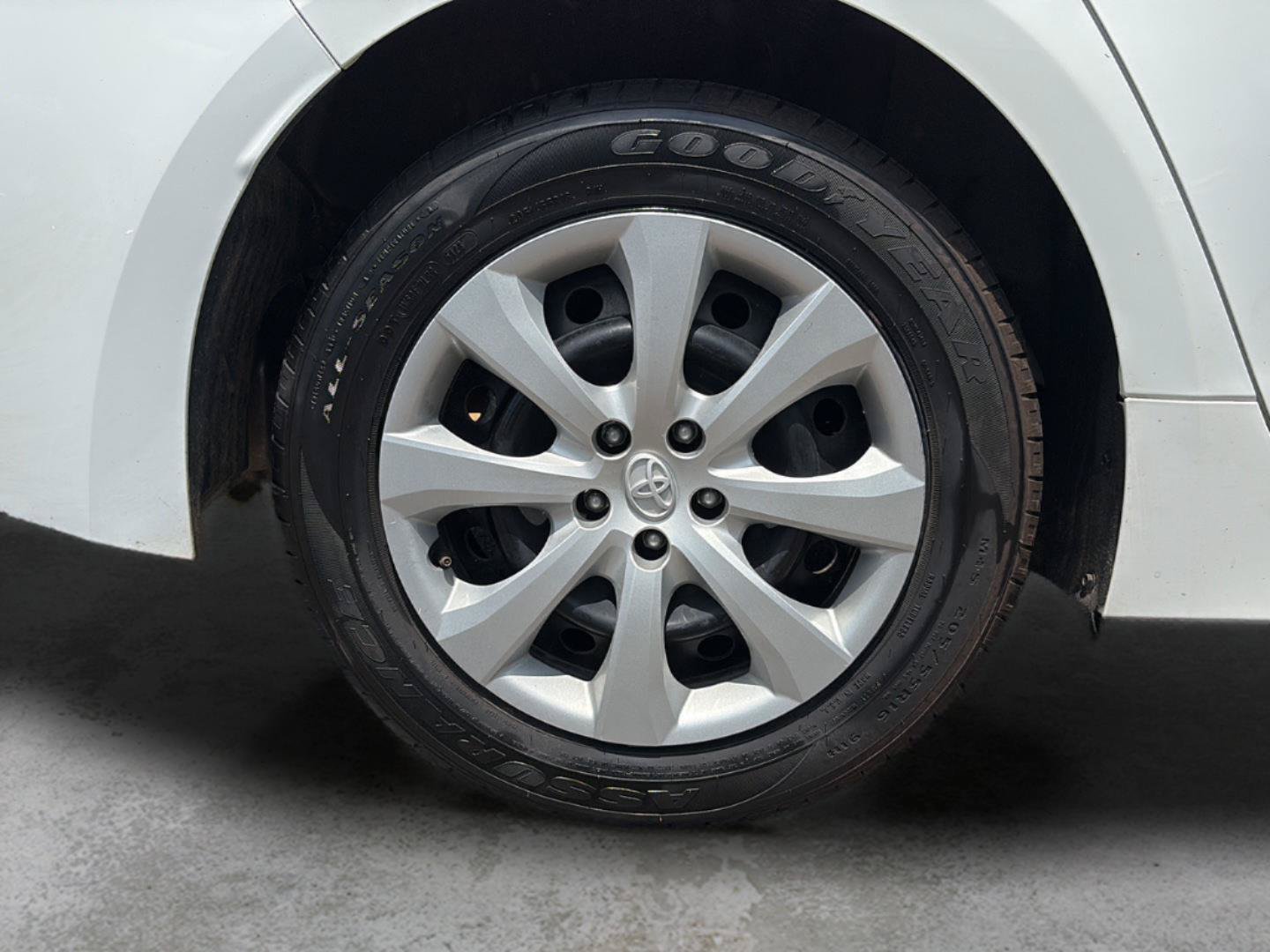 Used 2024 Toyota Corolla LE FWD image 22