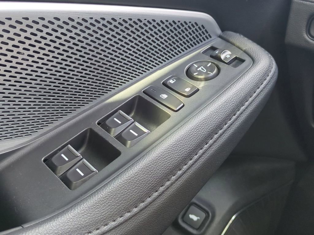 Used 2025 Acura MDX SH-AWD image 32