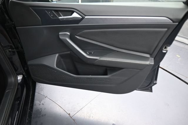Used 2024 Volkswagen Jetta SE FWD image 13
