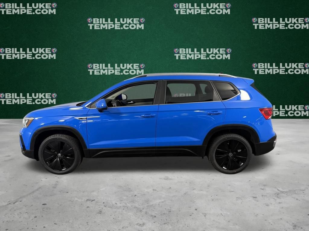 Used 2022 Volkswagen Taos SE w/ Panoramic Sunroof Package FWD image 8