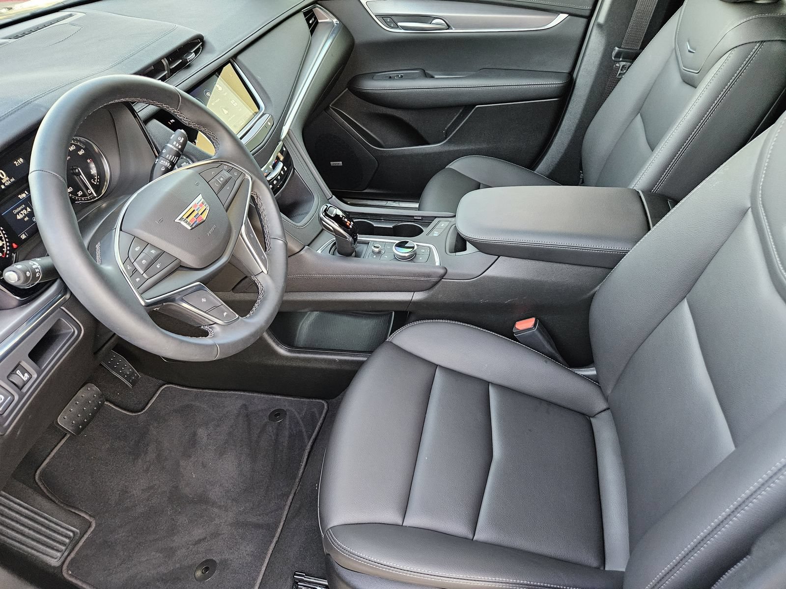 New 2026 Cadillac XT5 Luxury AWD/4WD image 16