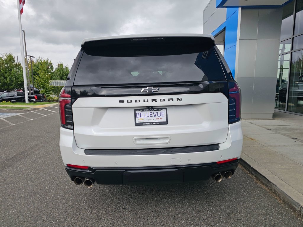 Used 2025 Chevrolet Suburban Z71 AWD/4WD image 6