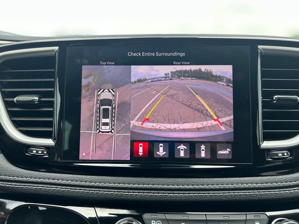 Used 2022 Chrysler Pacifica Touring-L w/ Uconnect Theater Family Group FWD image 27
