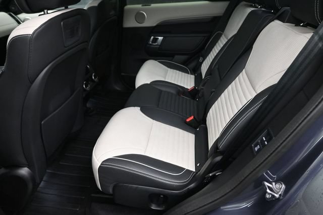 Used 2024 Land Rover Discovery Metropolitan Edition AWD/4WD image 23