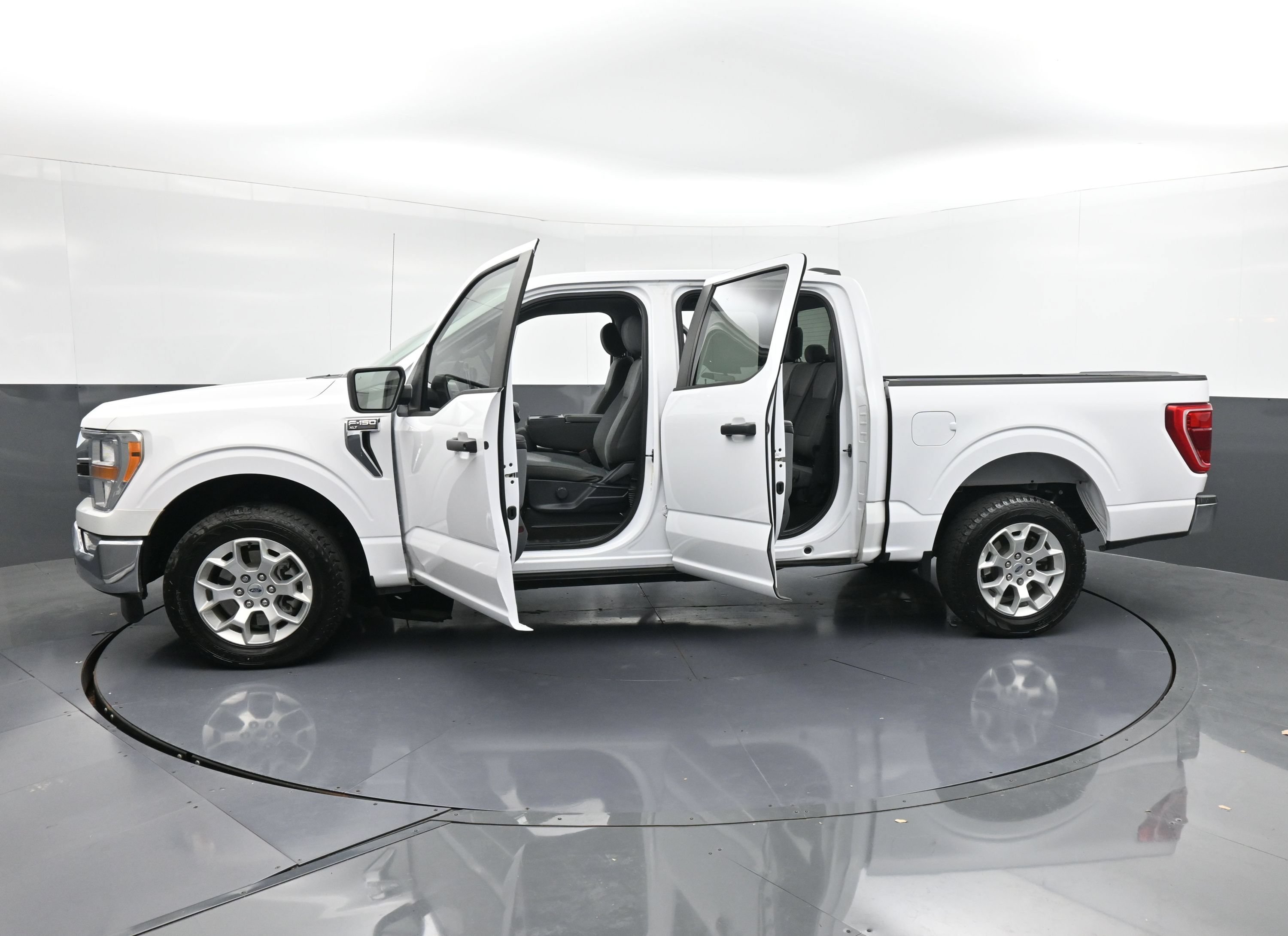 Used 2021 Ford F150 XLT RWD image 41