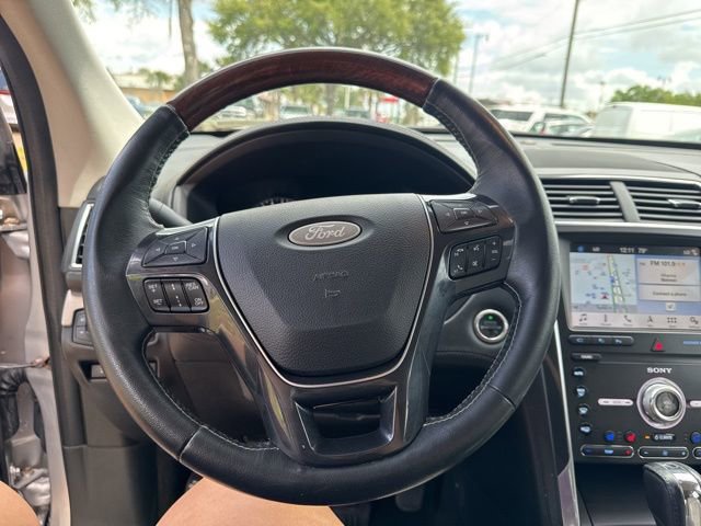 Used 2019 Ford Explorer Platinum image 28