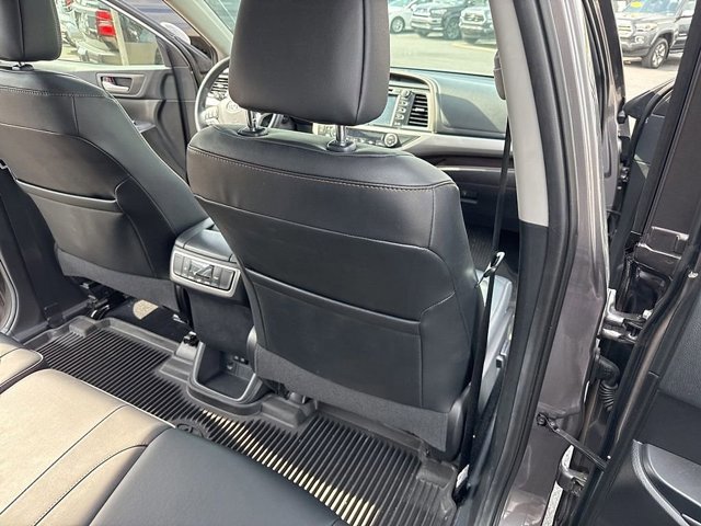 Certified 2019 Toyota Highlander XLE image 14