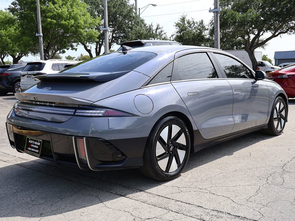 Used 2024 Hyundai Ioniq 6 SE RWD image 6