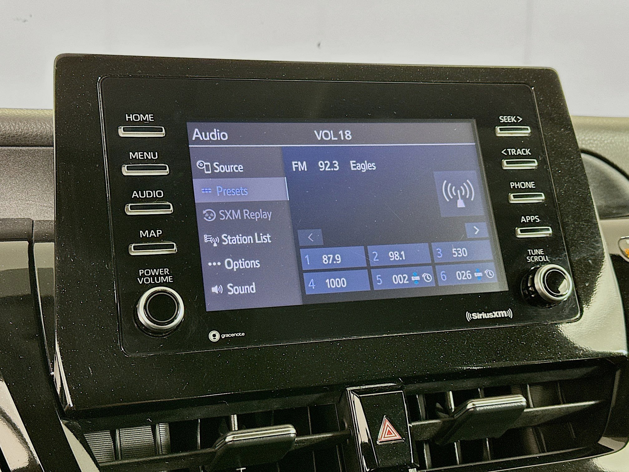 Used 2022 Toyota Camry SE image 21