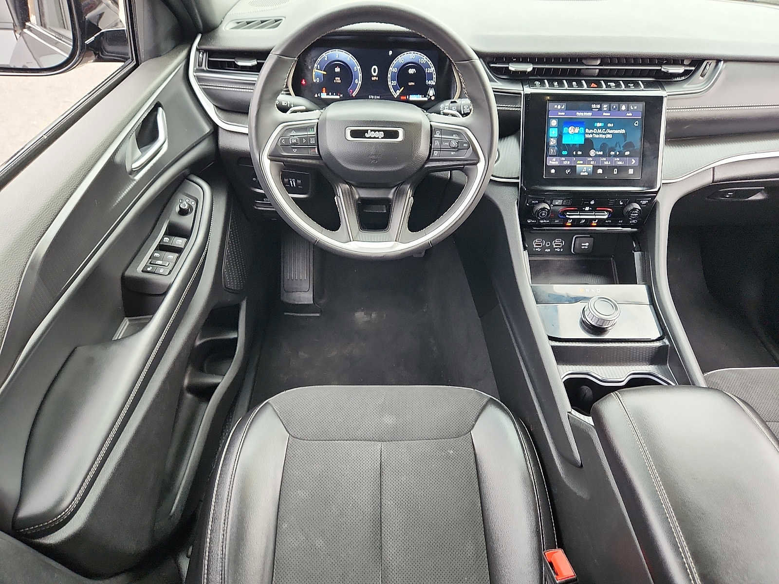 Used 2024 Jeep Grand Cherokee L Laredo AWD/4WD image 11