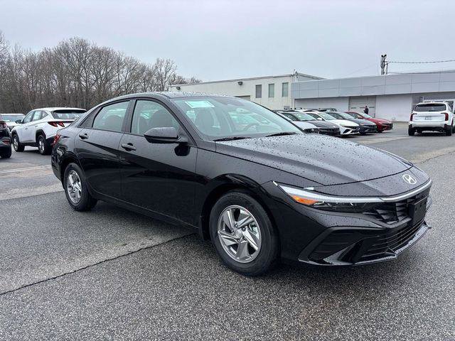 New 2026 Hyundai Elantra SE