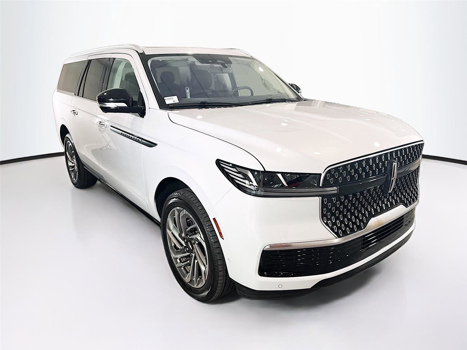 Used 2025 Lincoln Navigator L Reserve AWD/4WD image 34