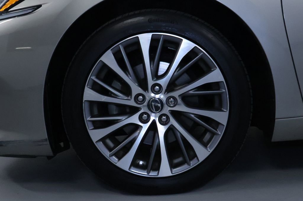 Used 2019 Lexus ES 350 w/ Premium Package image 34