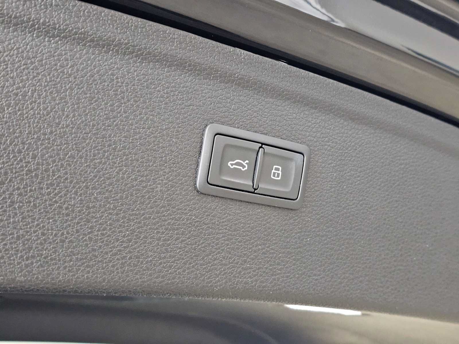 Used 2023 Audi Q5 2.0T Premium Plus w/ Premium Plus Package AWD/4WD image 17
