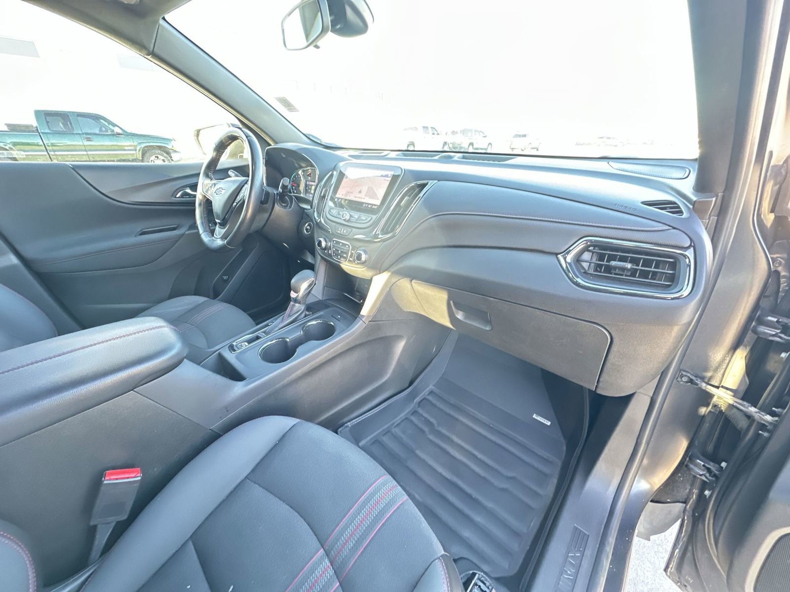 Used 2022 Chevrolet Equinox RS w/ Infotainment Package FWD image 29