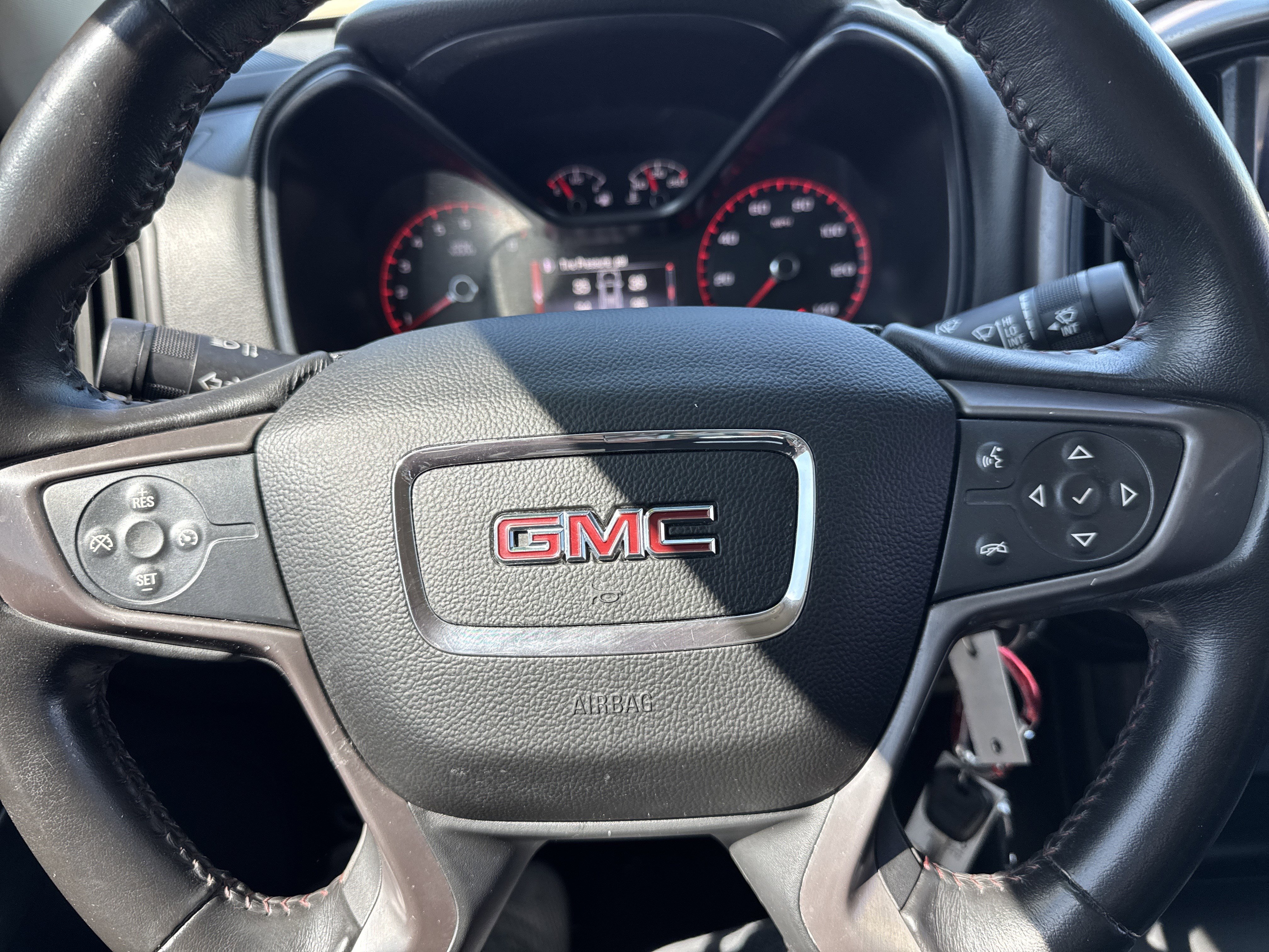 Used 2016 GMC Canyon SLE w/ All Terrain Package AWD/4WD image 14