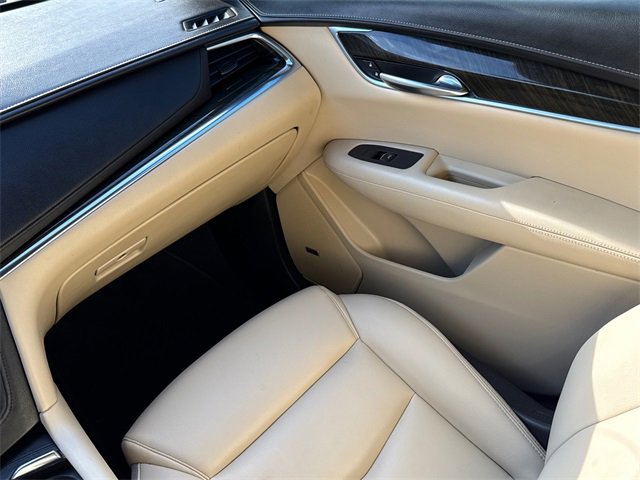 Used 2018 Cadillac XT5 FWD image 17