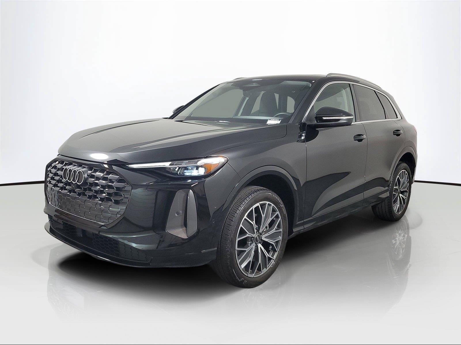 Used 2025 Audi Q5 Premium Plus AWD/4WD image 3