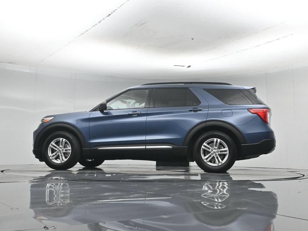Certified 2020 Ford Explorer XLT w/ Equipment Group 202A RWD image 8